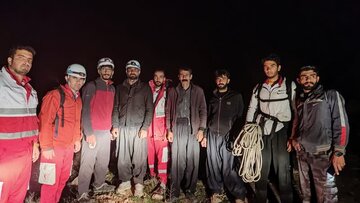 نیروهای امدادی چهارمحال و بختیاری افراد گرفتار در ارتفاعات سالدران را نجات دادند
