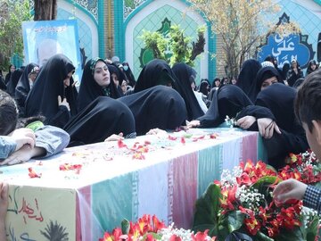 یک شهید گمنام در تهران تشییع شد