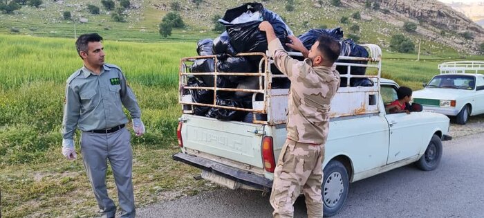 پنج تن زباله در منطقه گردشگری "کلگه امیرشیخی باشت" جمع آوری شد