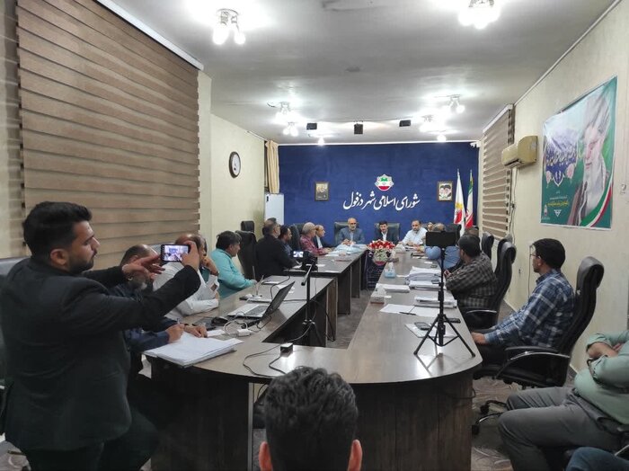 شهردار دزفول درخصوص پرداختیهای غیرمعمول آخر سال برخی کارکنان: طبق قانون عمل کردم