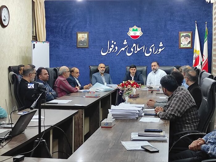 شهردار دزفول درخصوص پرداختیهای غیرمعمول آخر سال برخی کارکنان: طبق قانون عمل کردم