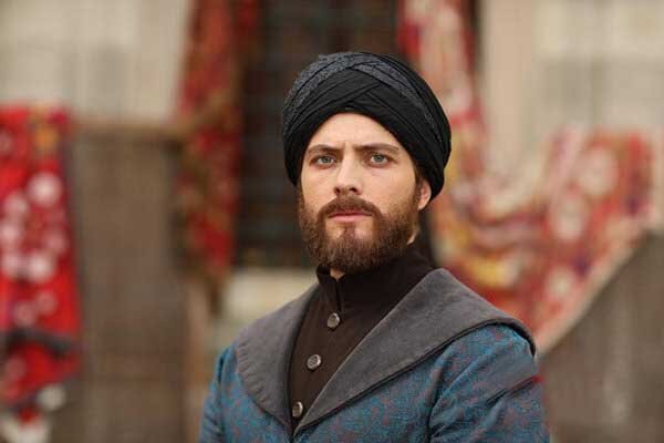 پایان بلاتکلیفیهای «مست عشق»/ هر که در این بزم مقربتر است...