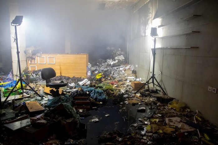 ۹ ایستگاه آتش نشانی در اطفا حریق انبار دخانیات قزوین حاضر بودند