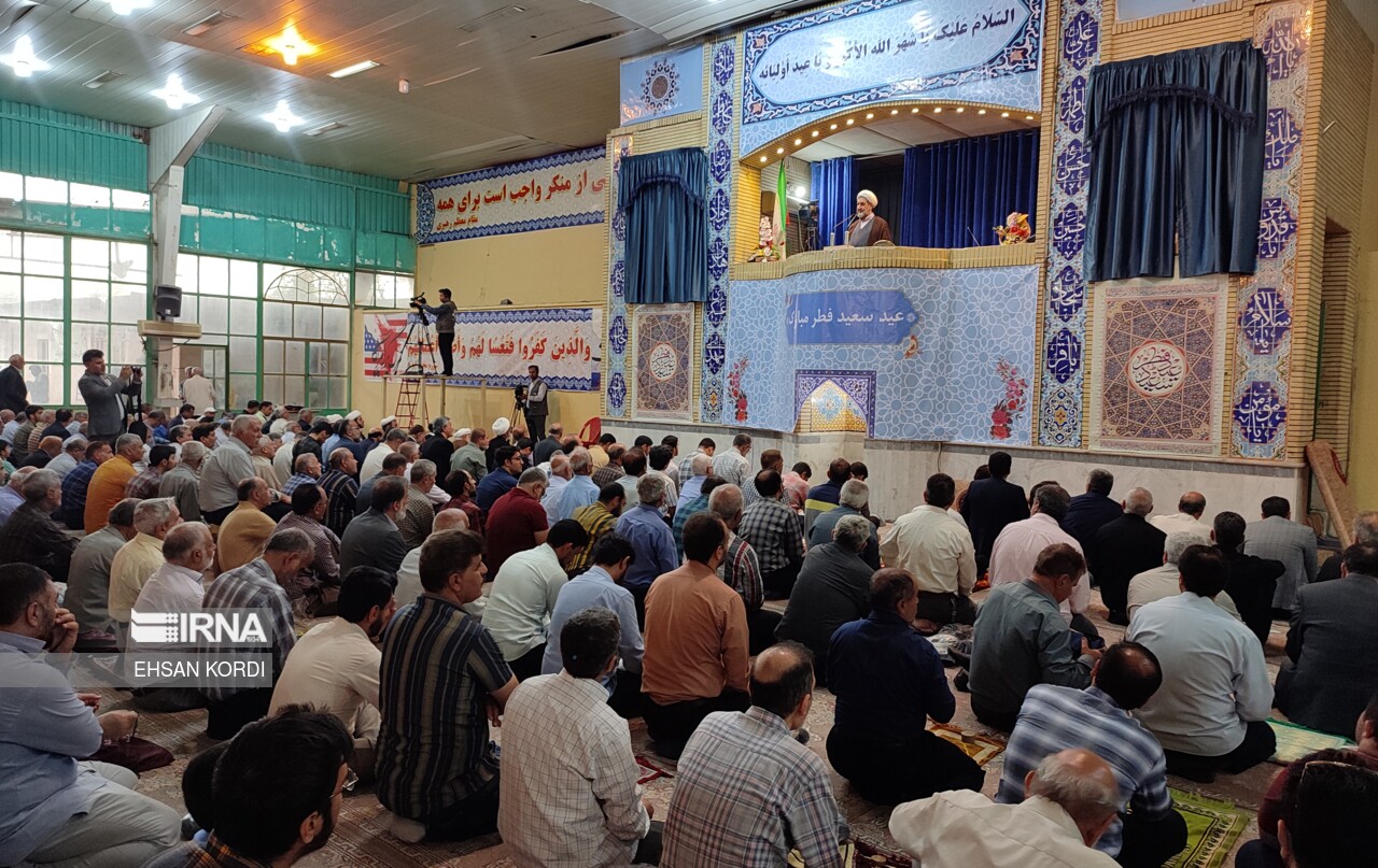 امام جمعه دزفول: دشمن به دنبال گرفتن سنت‌های ارزشمند ملت ایران است