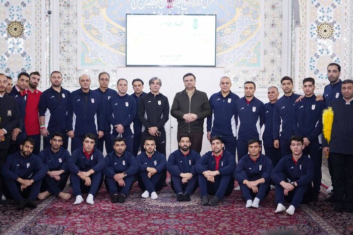 اعضای تیم ملی فوتسال پیش از جام ملتهای آسیا به زیارت امام رضا(ع) آمدند