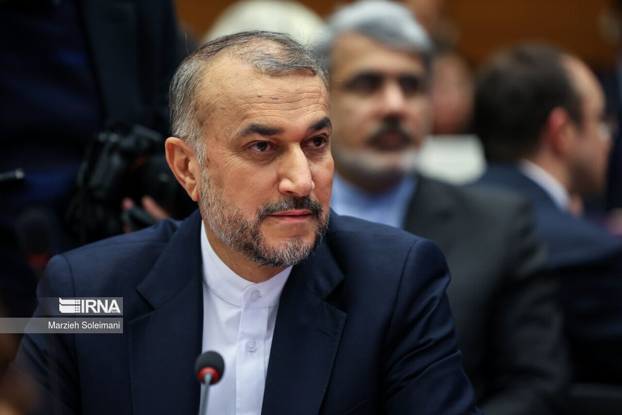 Le chef de la diplomatie iranienne : la légitime défense visant à punir l'agresseur est une nécessité