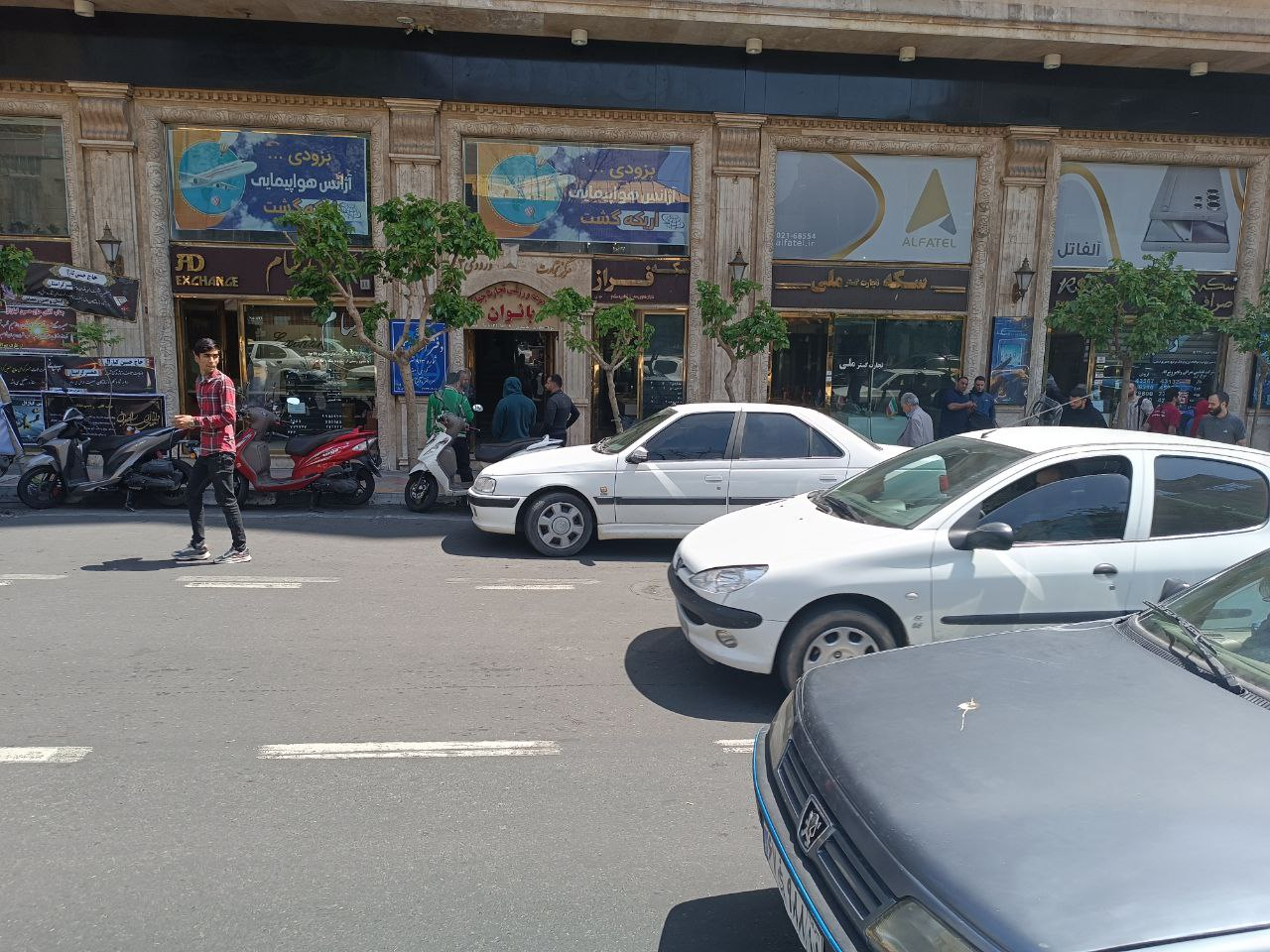 بازار آرام ارز پس از انتقام ایران از رژیم صهیونسیتی/ عقبنشینی نرخ دلار در کانالها