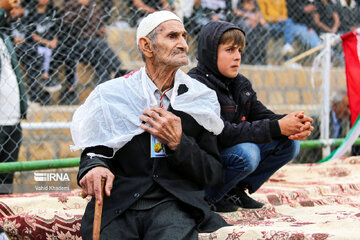 Tournoi international de lutte traditionnelle Bachukheh à Esfarayen