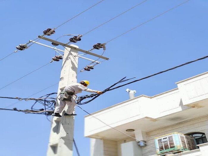 تبدیل شبکه مسی برق به کابل خودنگهدار یک تیر با چند نشان