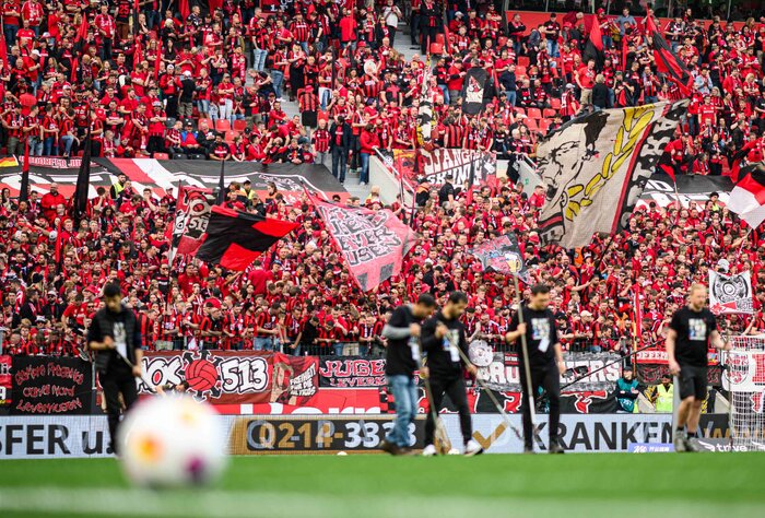 پایان سلطه بایرنمونیخ؛ اولین قهرمانی لورکوزن در تاریخ بوندسلیگا آلمان آلونسو جاودانه شد؛ اولین قهرمانی لورکوزن در تاریخ بوندسلیگا