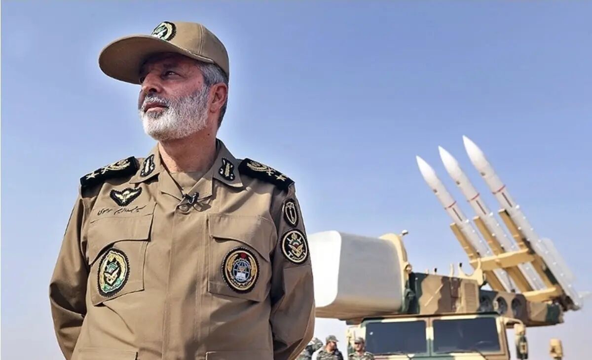 قائد الجيش الايراني: إذا تدخل الأمريكيون ستكون قواعدهم أهدافًا لنا