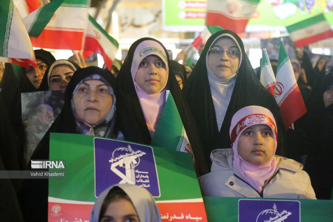 تجمع مردم بجنورد در حمایت از پاسخ نظامی سپاه به رژیم صهیونیستی + فیلم