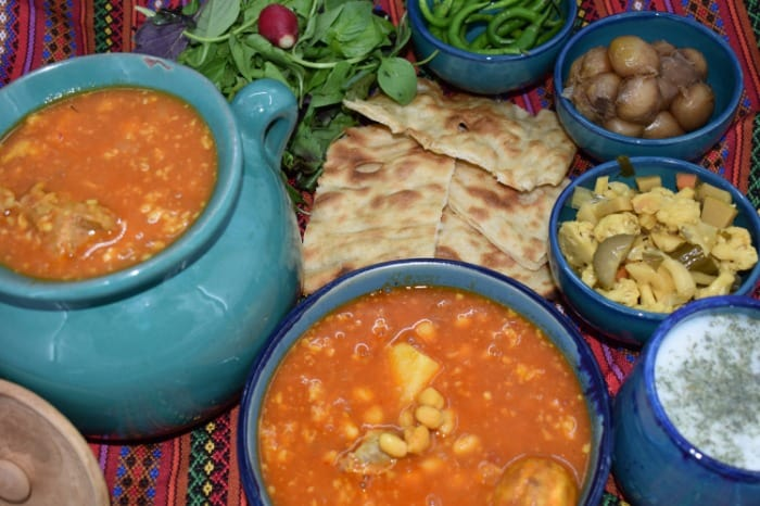 طرز تهیه دیزی سنگی لعاب دار خوشمزه روی گاز