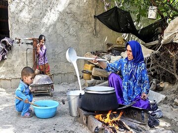 بیمه رایگان مادران دارای بیشتر از سه فرزند مصداق حمایت دولت از زنان روستایی است