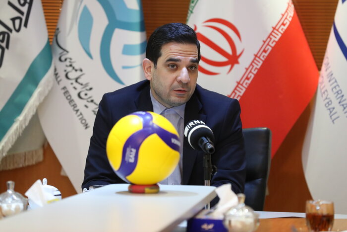 عدالت گزینشی در فوتبال در روز رونمایی از خصوصیات سرمربی آینده پرسپولیس