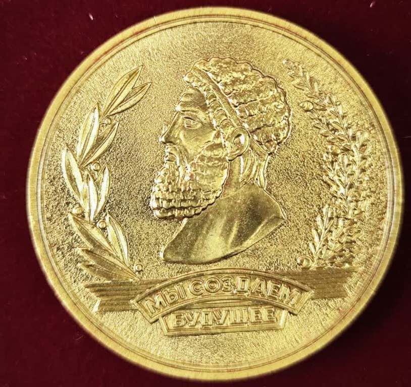 مدال زرد جهانی ارشمیدس بر گردن پژوهشگر کرمانی نشست
