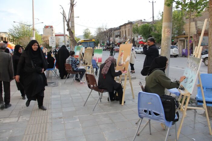 نمایشگاه و کارگاه خیابانی نقاشی وعده صادق در کرمانشاه برپا شد
