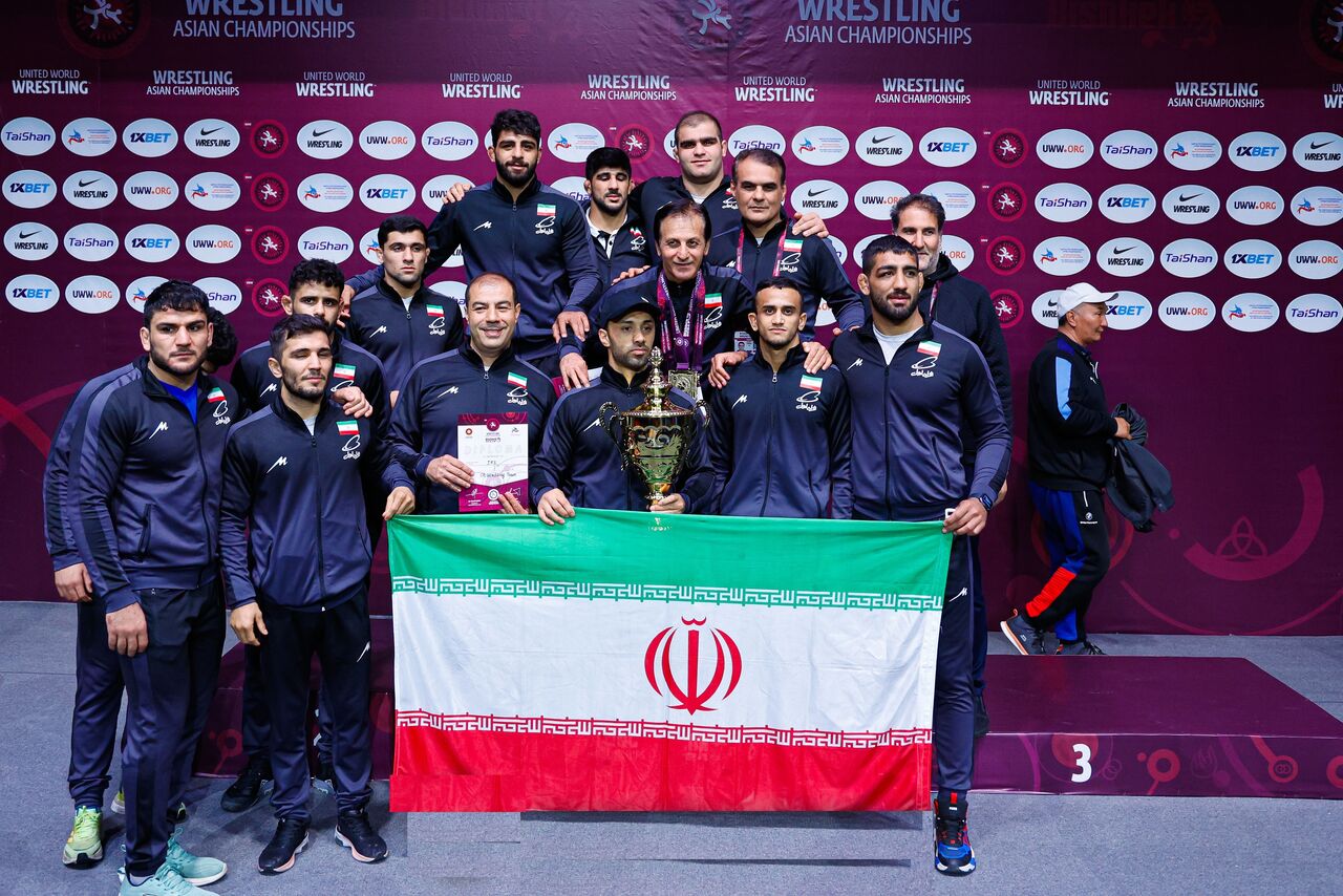 Лидер поздравил с победой сборных Ирана по вольной и греко-римской борьбе на чемпионате Азии