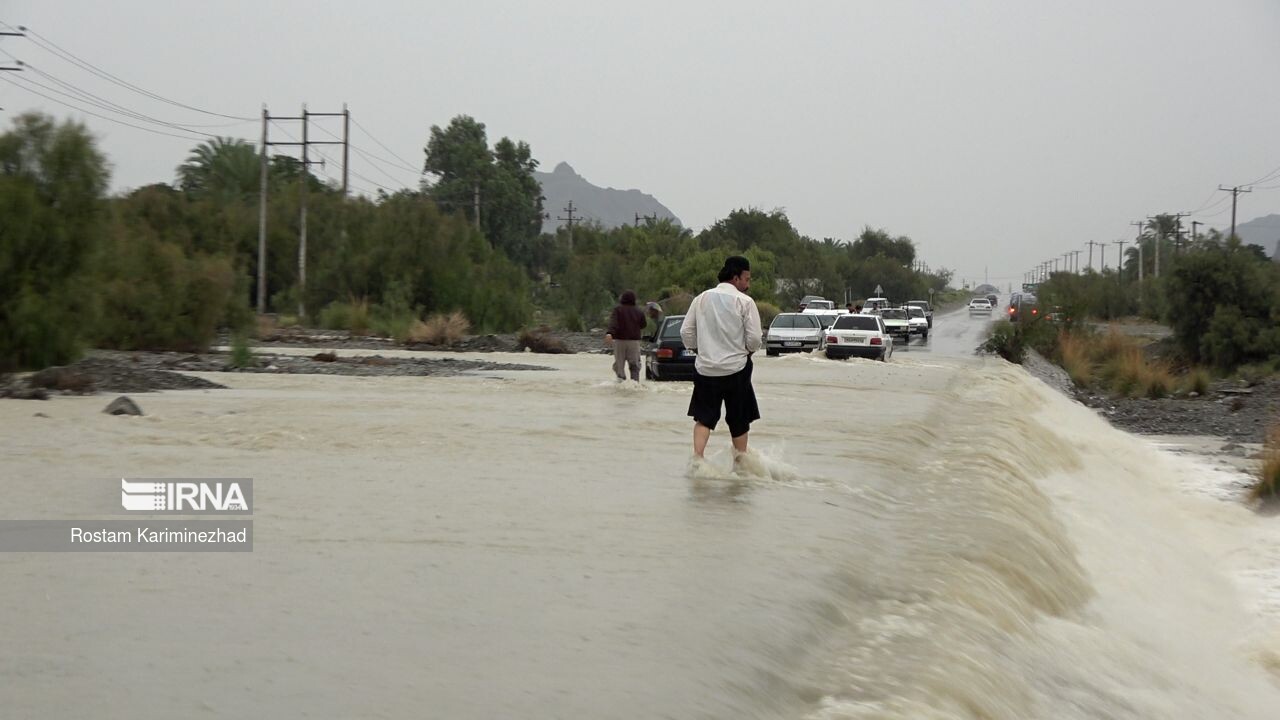 سیل راه ارتباطی ۱۵۴ روستای نیکشهر را بست