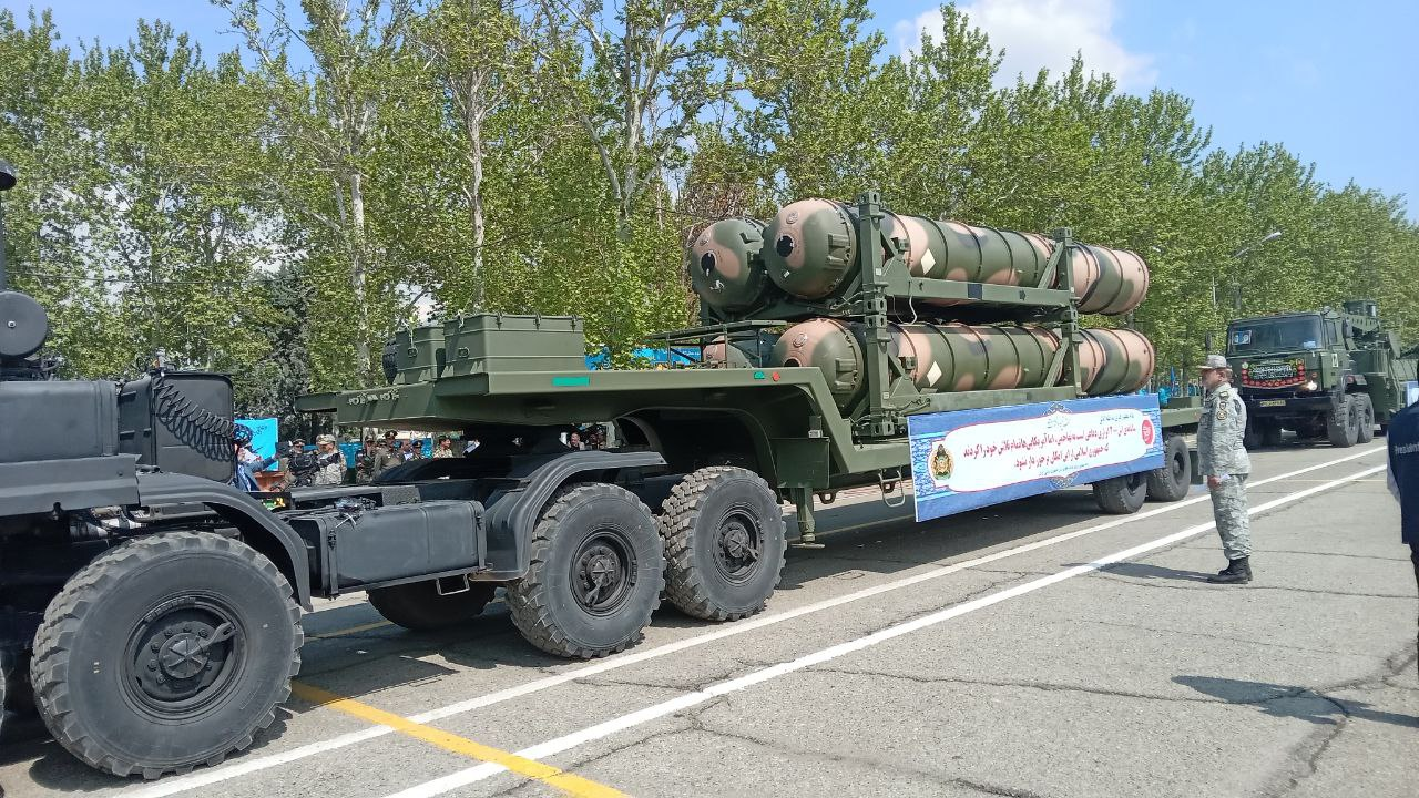 چه تجهیزات دفاعی در مراسم روز ارتش به نمایش درآمد؟ + فیلم