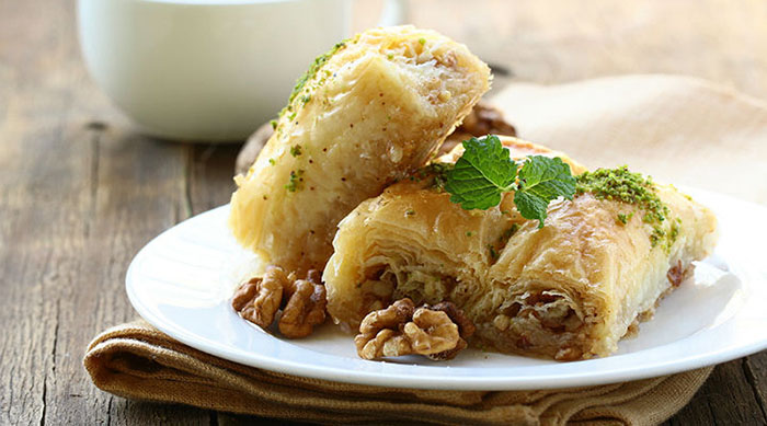 طرز تهیه باقلوا تابهای؛ شیرینی متفاوت و خوشمزه