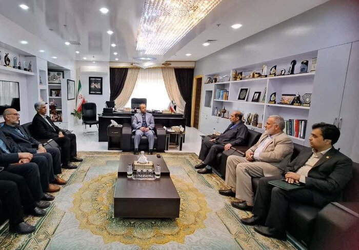 امضای توافق نامه احداث مجتمع بین راهی در محور راور - دیهوک