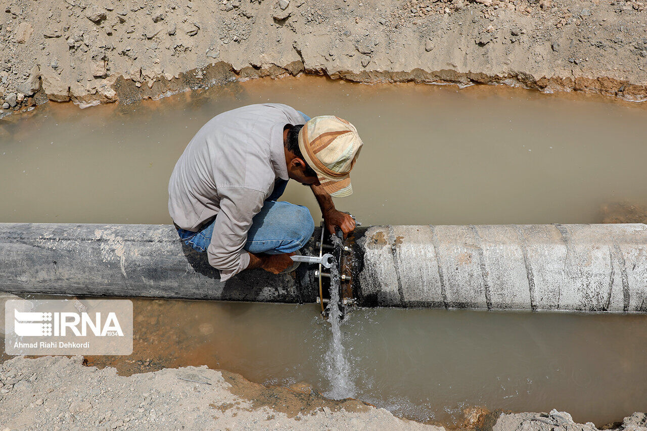 اصلاح شبکه توزیع آب آشامیدنی روستای جعفرآباد رزن با کمک پدر آبرسان ایران