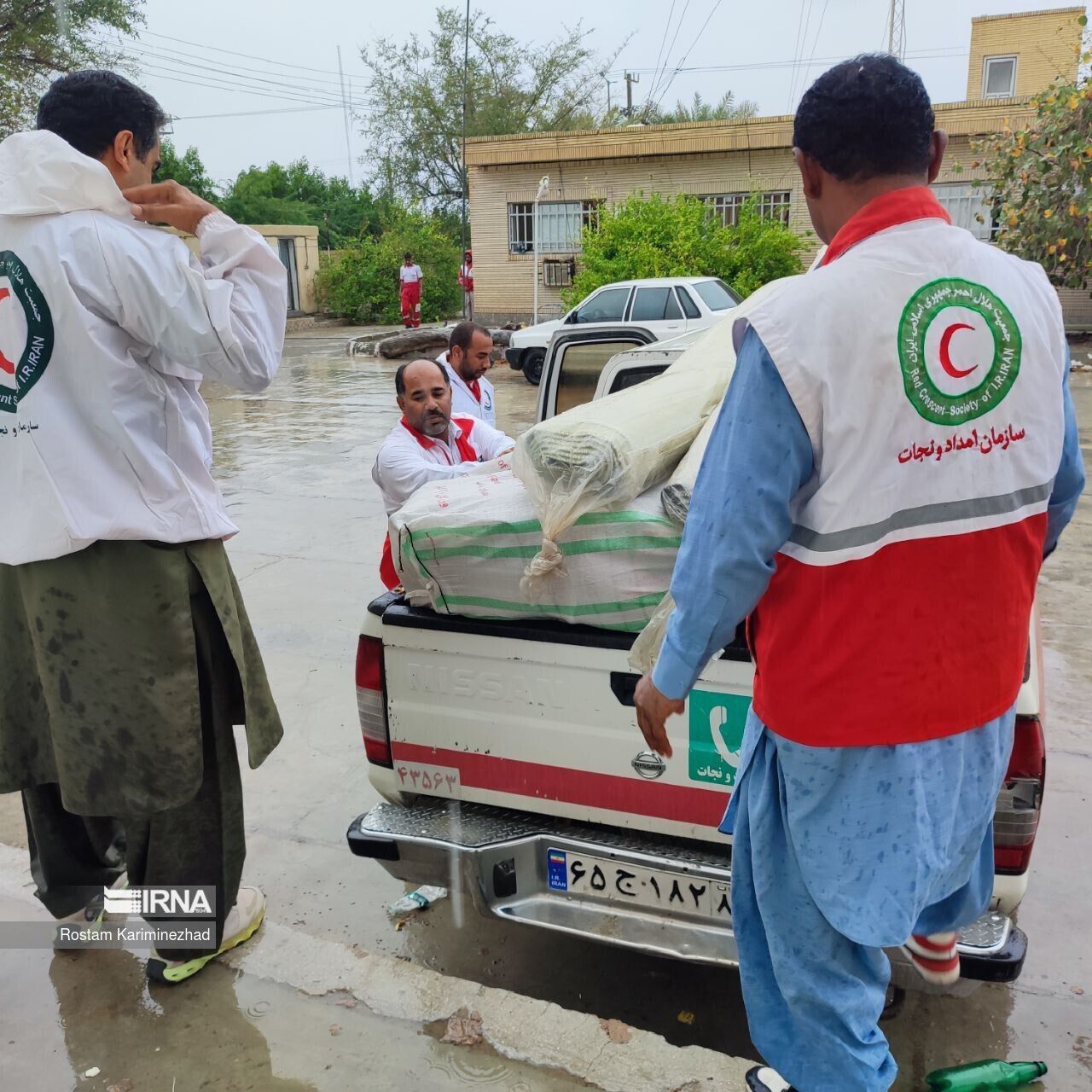 İranın Sistan və Bəlucistanın vilayətinin cənubunda yardım helikopteri