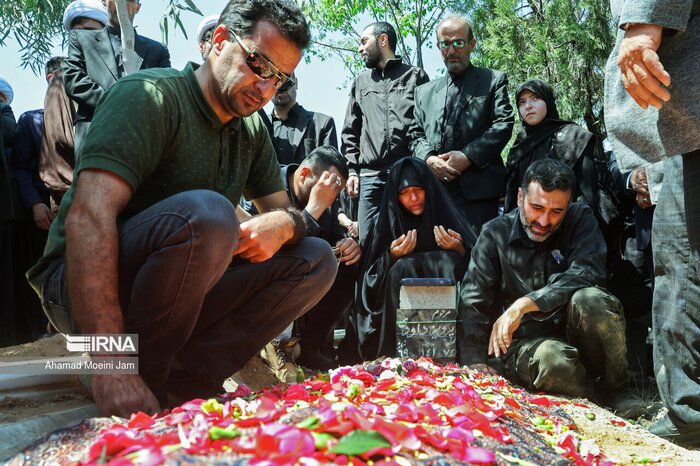 Former Iranian vice president buried at Behesht Zahra Cemetery