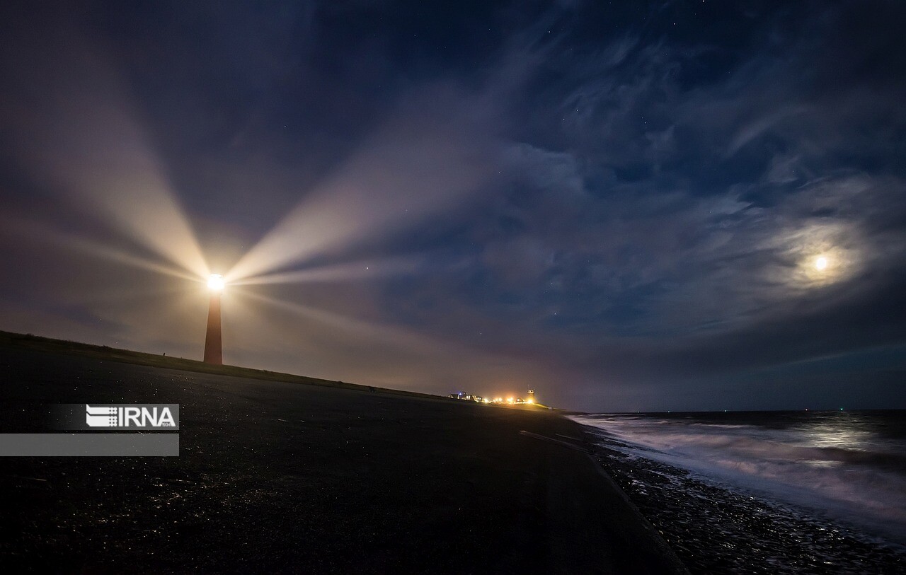 فانوس دریایی جزیره لارک، نماد ایمنی و صلابت در دریا
