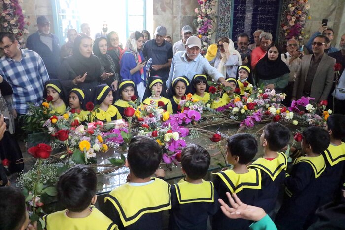 گل از گل سعدی شیراز شکفت؛آرامگاه شیخ اجل میزبان شیرازیها+فیلم