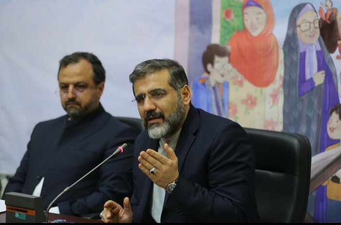 نشست مشترک وزرای فرهنگ و اقتصاد در نمایشگاه قرآن