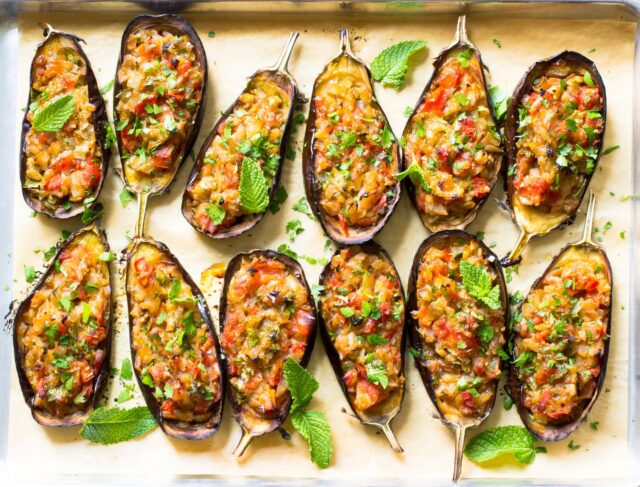 طرز تهیه ایمام بایلدی؛ بادمجان شکم پر ترکیهای