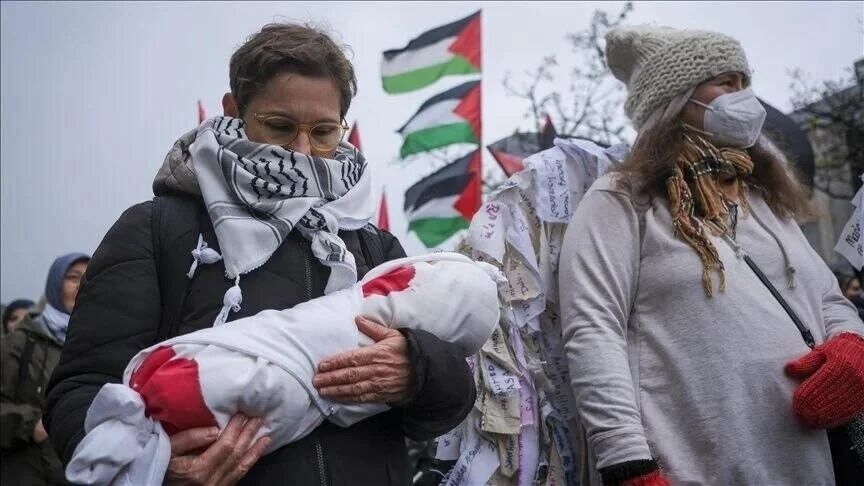 Austrians hold pro-Palestine demo in Vienna