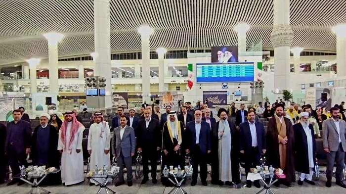 پس از ۹ سال چشم انتظاری؛ نخستین گروه از زائران عمره راهی عربستان شدند