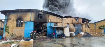 آتش‌سوزی یک واحد تولیدی در شهرک صنعتی شکوهیه قم اطفا شد