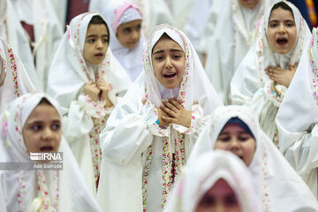 Islam en Iran : Fête religieuse Taklif des jeunes filles