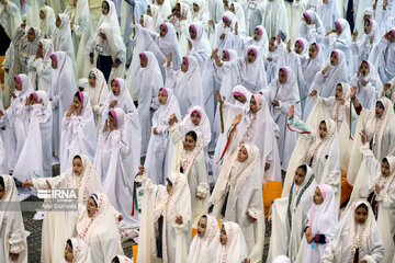 Islam en Iran : Fête religieuse Taklif des jeunes filles