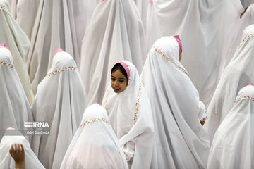 Islam en Iran : Fête religieuse Taklif des jeunes filles