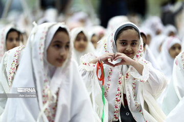 Islam en Iran : Fête religieuse Taklif des jeunes filles