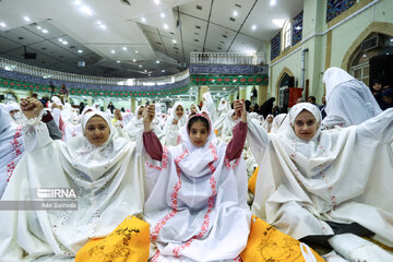 Islam en Iran : Fête religieuse Taklif des jeunes filles