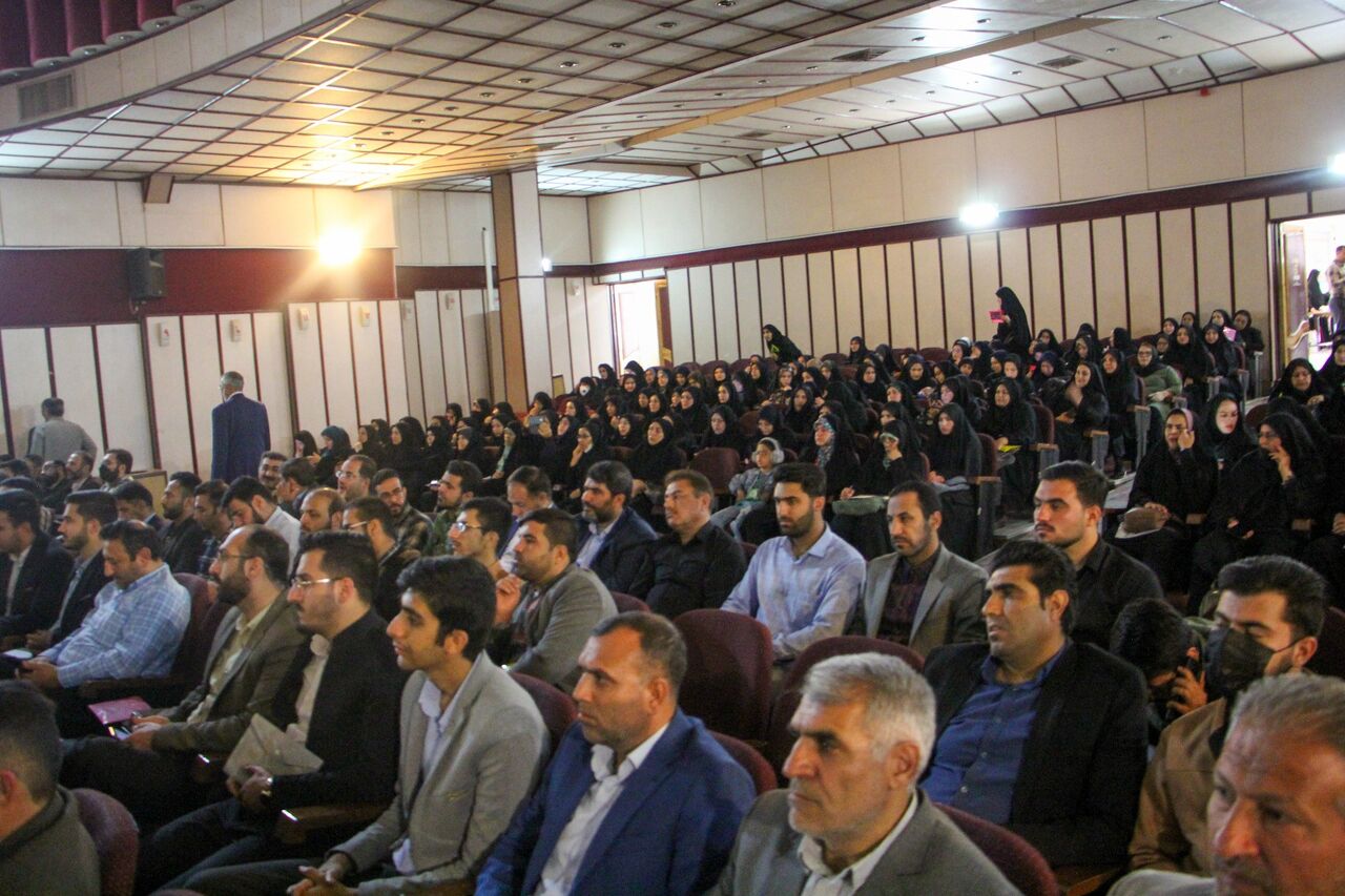 تشکل‌های معلم محور در شیراز گرد هم آمدند/ معلمان جوان ۱۸ نوع شک ایجادی دشمن را بشناسند