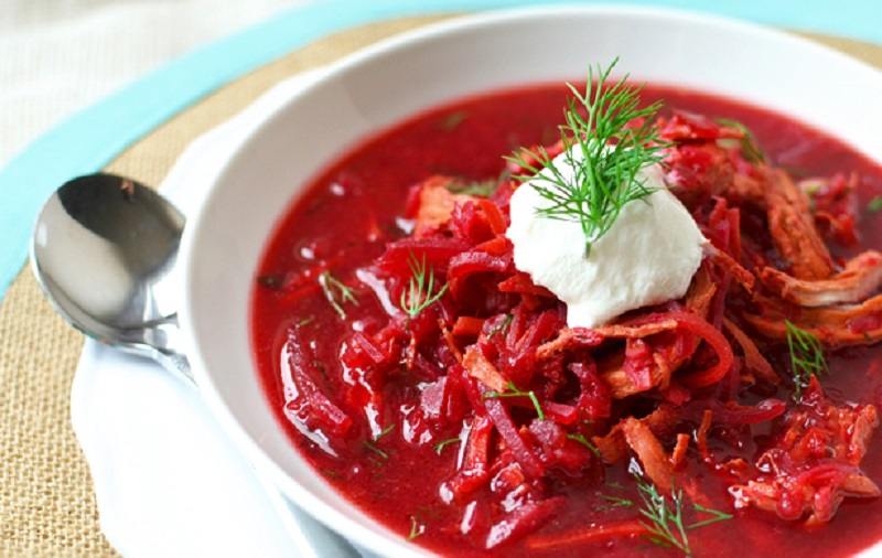 طرز تهیه خوراک گوشت و چغندر؛ غذای خوشمزه روسی