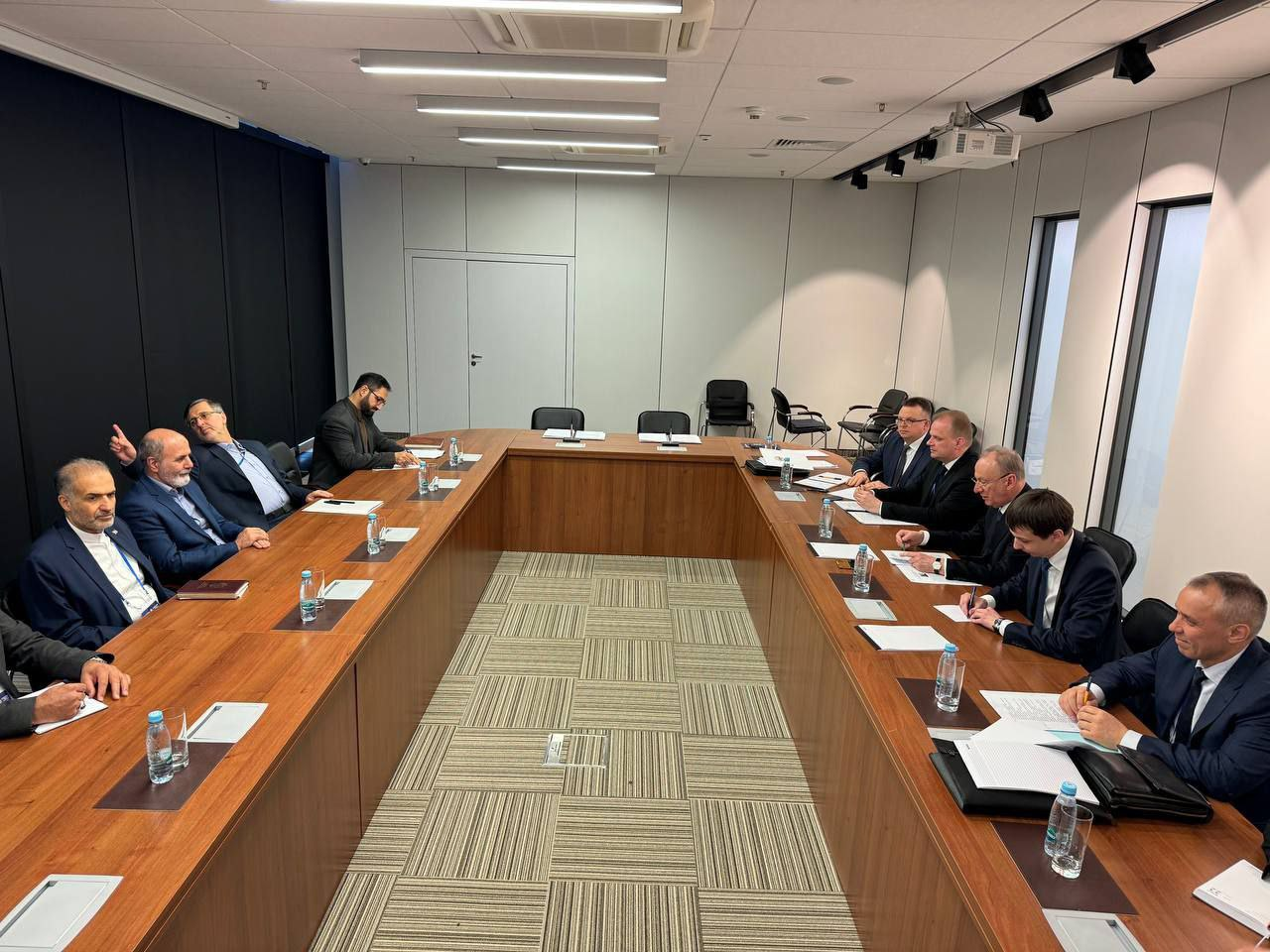 امضای یادداشت تفاهم بین دبیران شورای عالی امنیت ملی ایران و روسیه