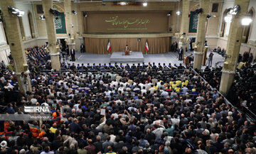 Rencontre des ouvriers avec le Guide suprême de la Révolution islamique d'#Iran