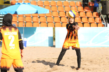 رقابت‌های تور آزاد والیبال ساحلی بانوان به میزبانی قشم آغاز شد