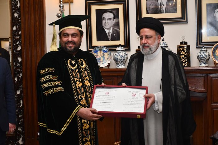 اعطای مدرک دکتری افتخاری به رئیس جمهور- دانشگاه کراچی