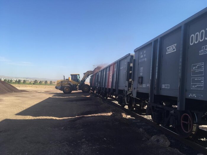 مدیرکل راه آهن: بارگیری محموله‌ها از مسیر ریلی فارس ۱۰۷ درصد افزایش یافت