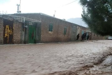 عملیات تخلیه سیلاب در شهرستان زیرکوه در حال انجام است