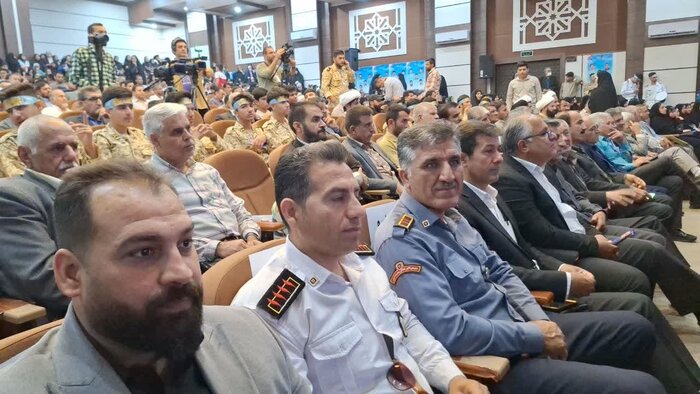 فرمانده کل ارتش: هر تهدیدی علیه ایران پاسخی شدید در پی دارد